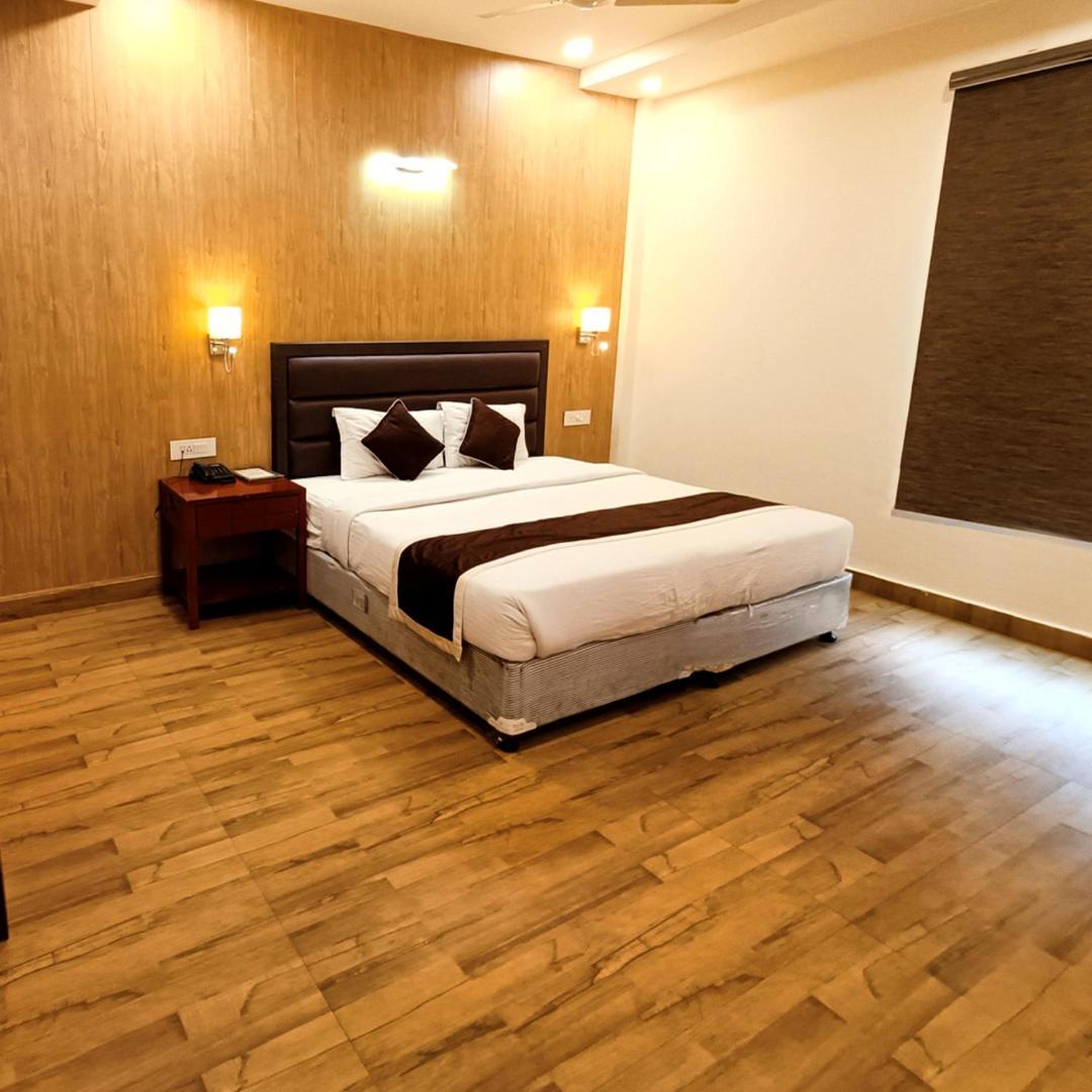 The Ved Mantra Hotel Gwalior Exterior foto