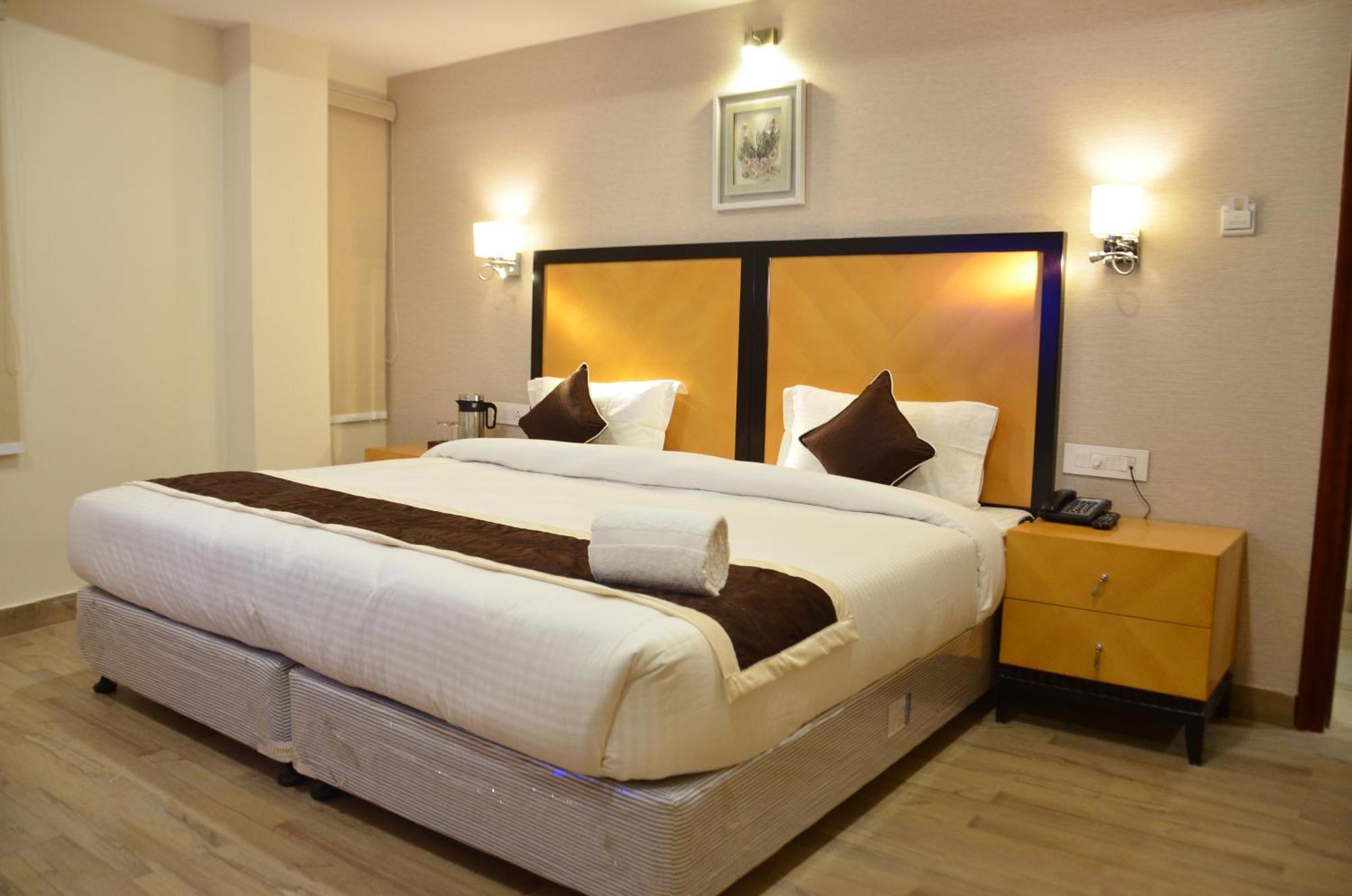The Ved Mantra Hotel Gwalior Exterior foto