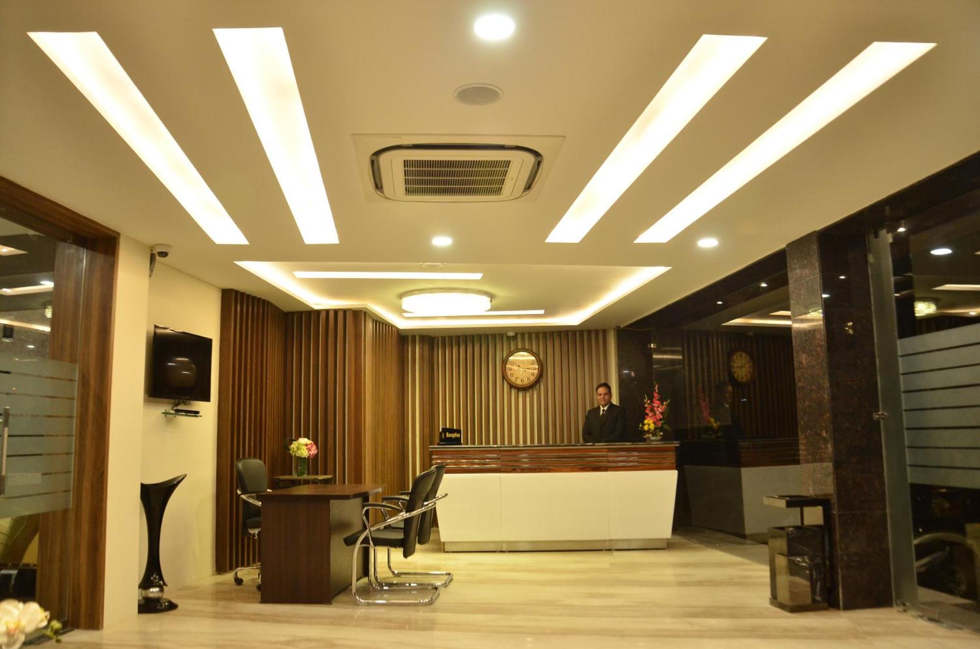 The Ved Mantra Hotel Gwalior Exterior foto